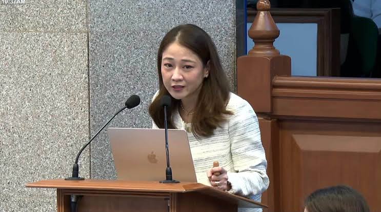 Atty. Mae S. Divinagracia Biography